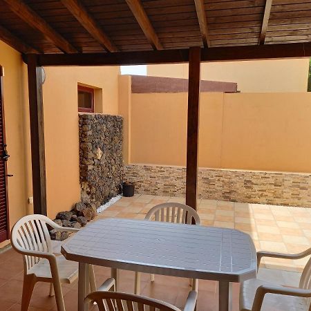 Casa Pitaya, Acogedora, Con Piscina, Fibra Optica Villa La Oliva Luaran gambar