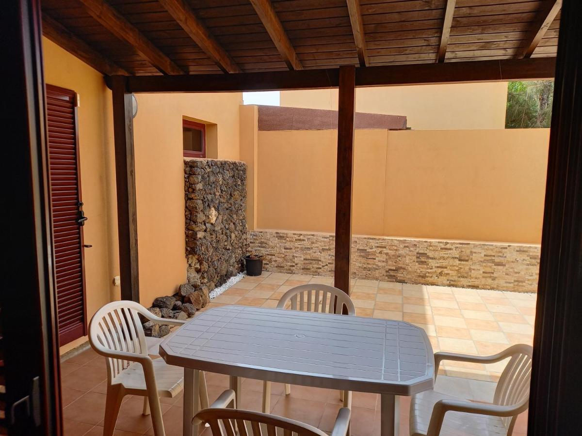 Casa Pitaya, Acogedora, Con Piscina, Fibra Optica Villa La Oliva Luaran gambar
